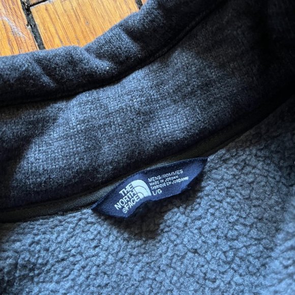 The North Face Men Dark Grey Fly Knit Look Fleece Insulated 1/4 Zip‎ Sweatshirt - Picture 6 of 6